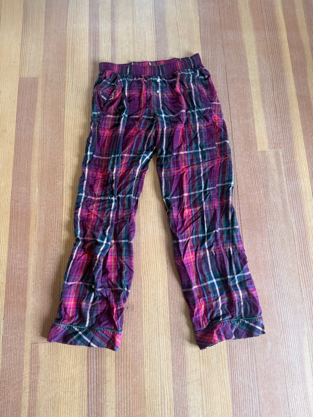 Victoria’s Secret plaid pajama pants with pockets! XS